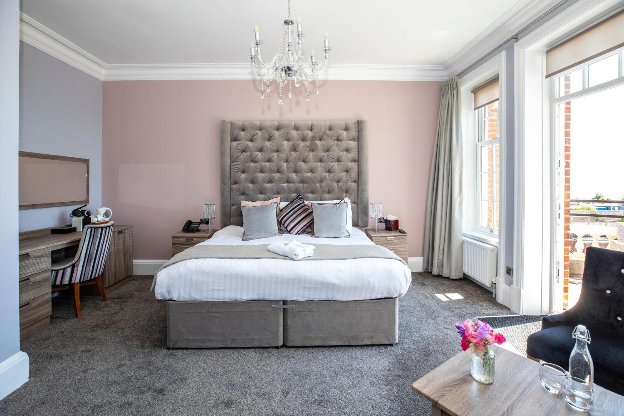 בורנמות' Hotel Miramar מראה חיצוני תמונה