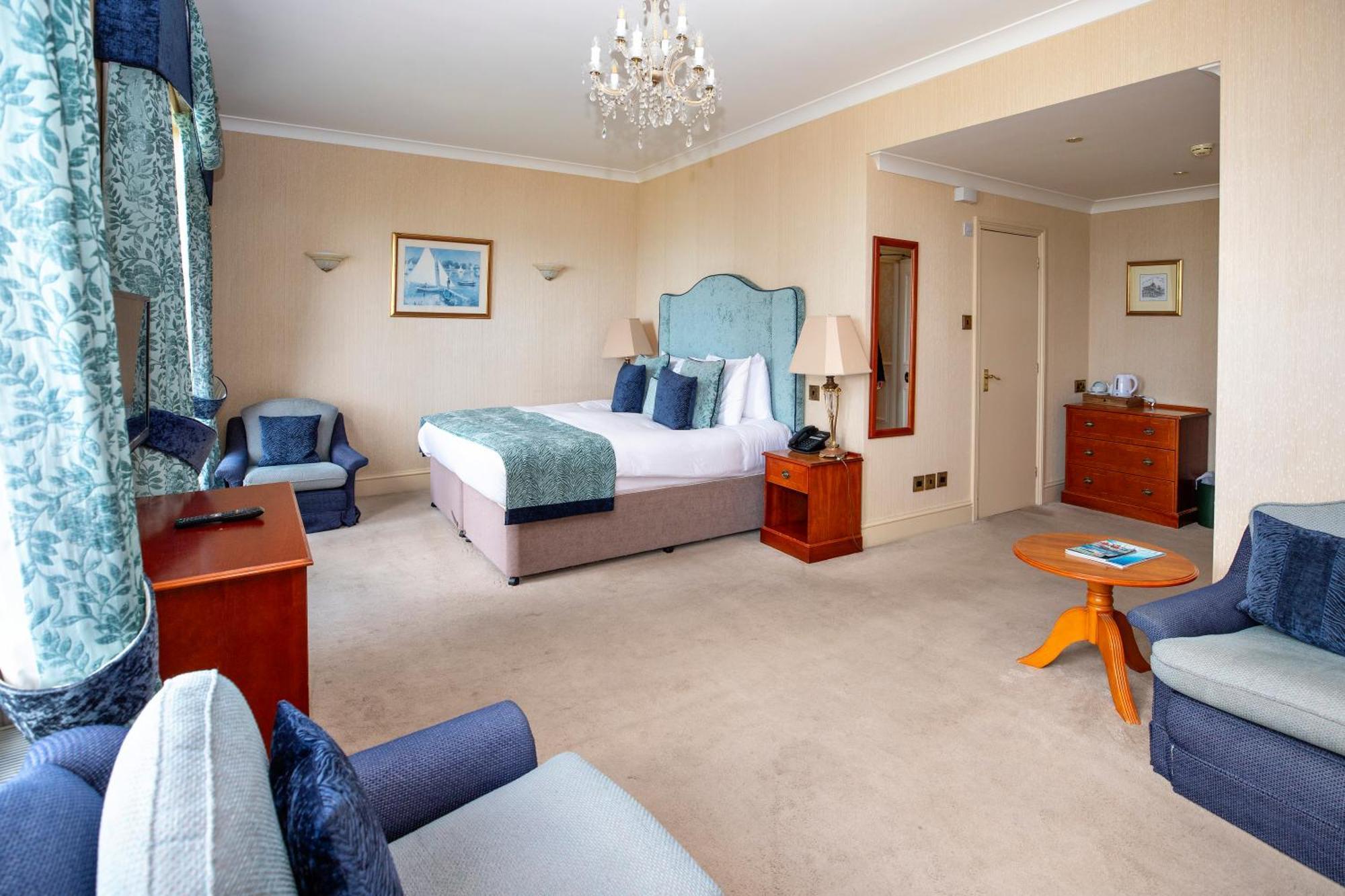 בורנמות' Hotel Miramar מראה חיצוני תמונה
